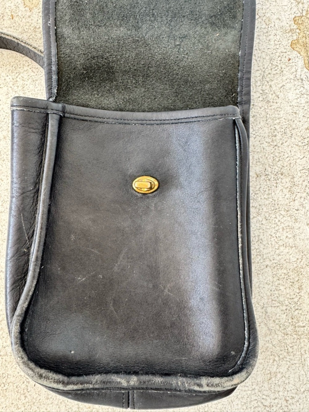 Vintage Coach Small Sidepack Crossbody 9978 Black Leather Brass Turnlock - Picture 4 of 9